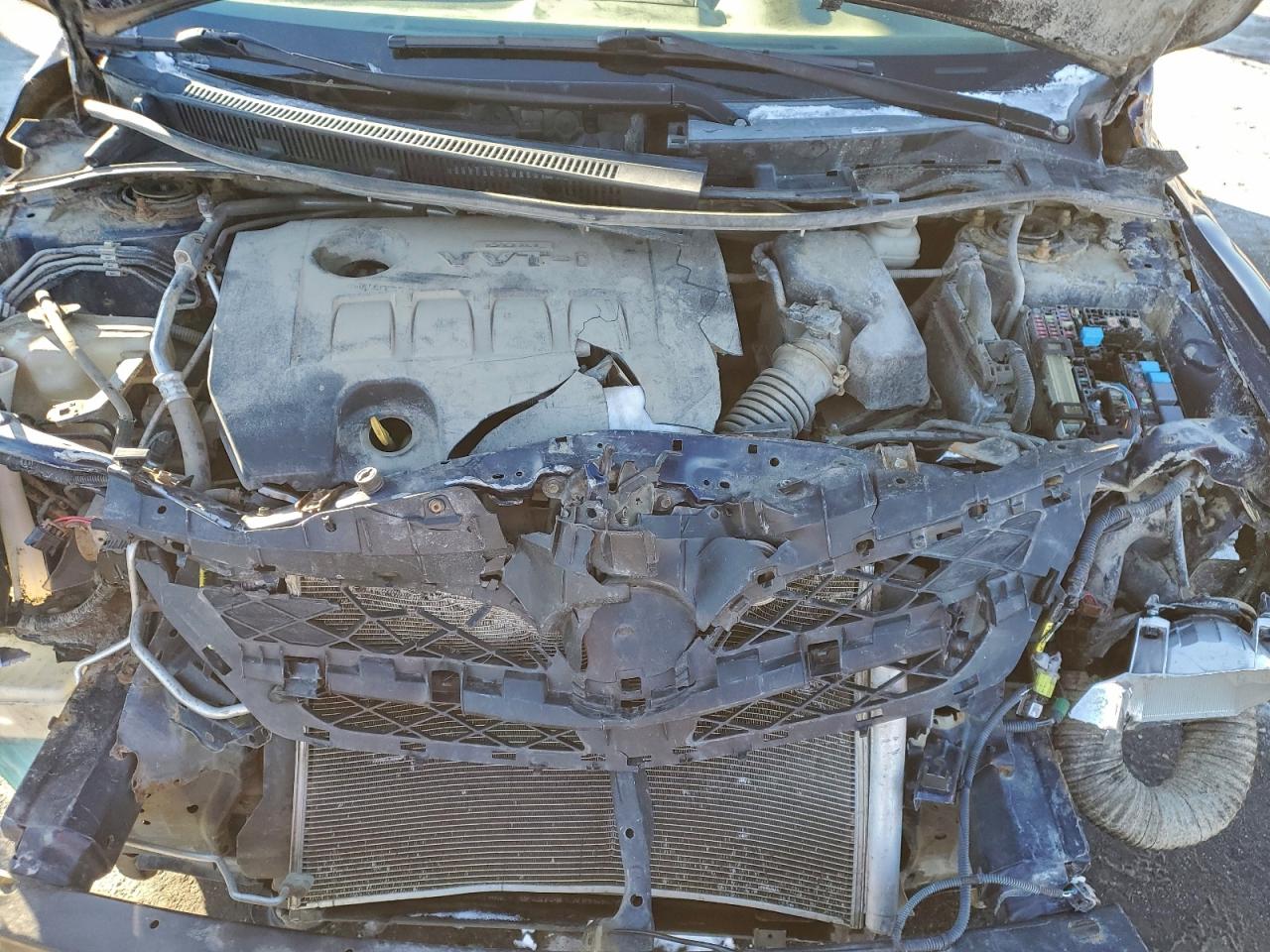 Toyota Corolla Base Image 8