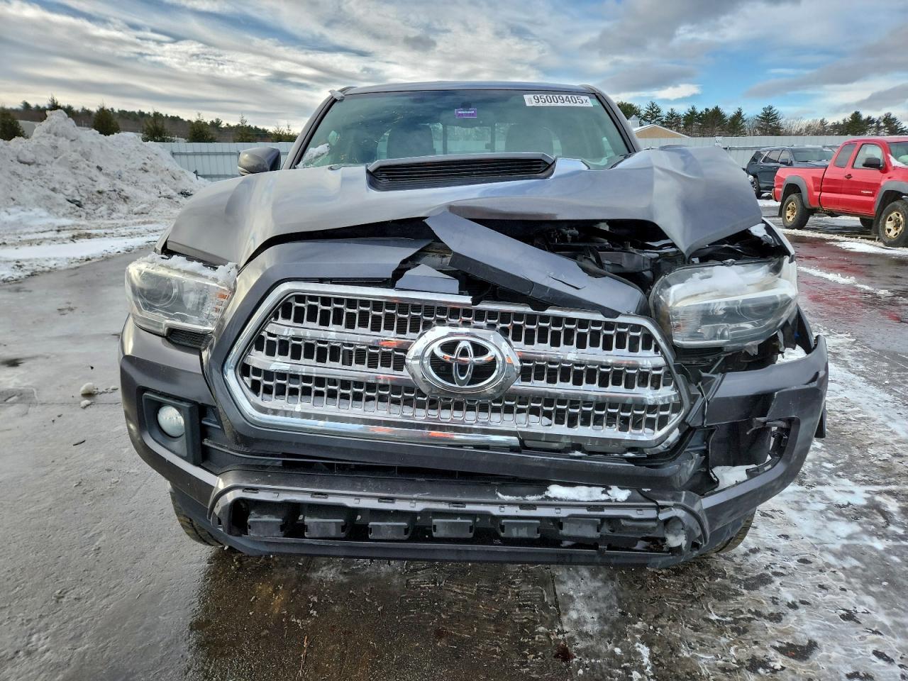 Toyota Tacoma Access Cab Image 2