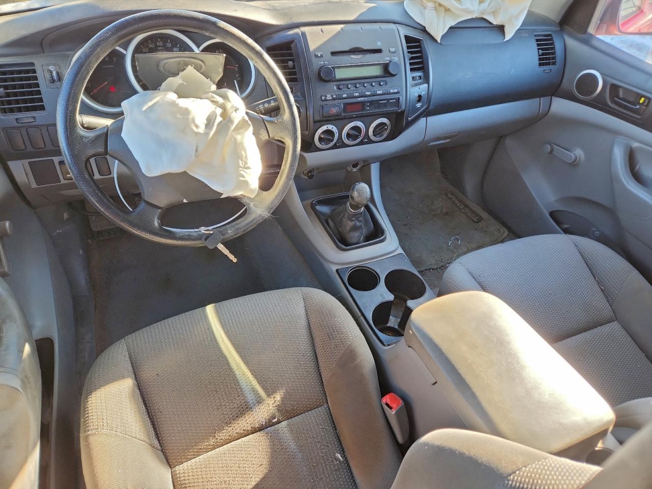 Toyota Tacoma Access Cab Image 5