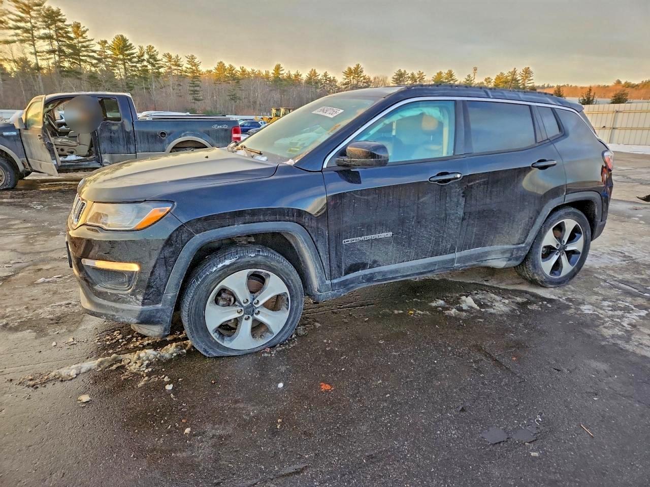 Jeep Compass Latitude Image 1