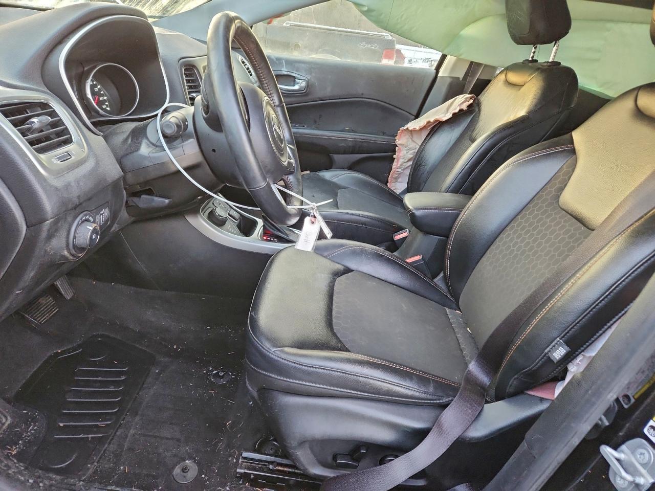 Jeep Compass Latitude Image 4