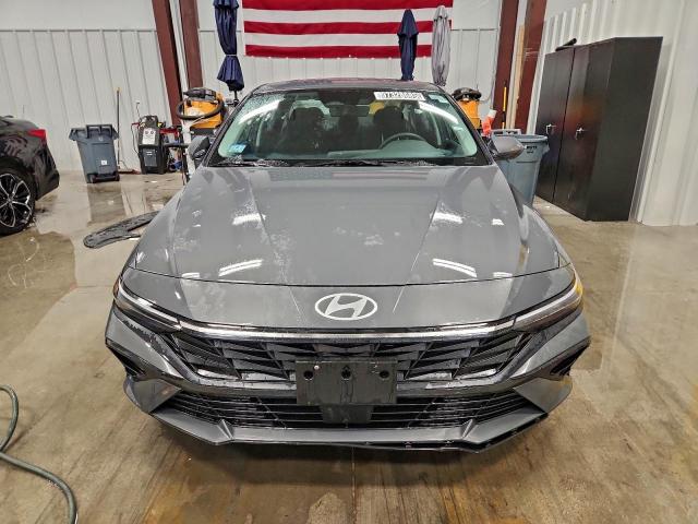 Hyundai ELANTRA Sel Image 4