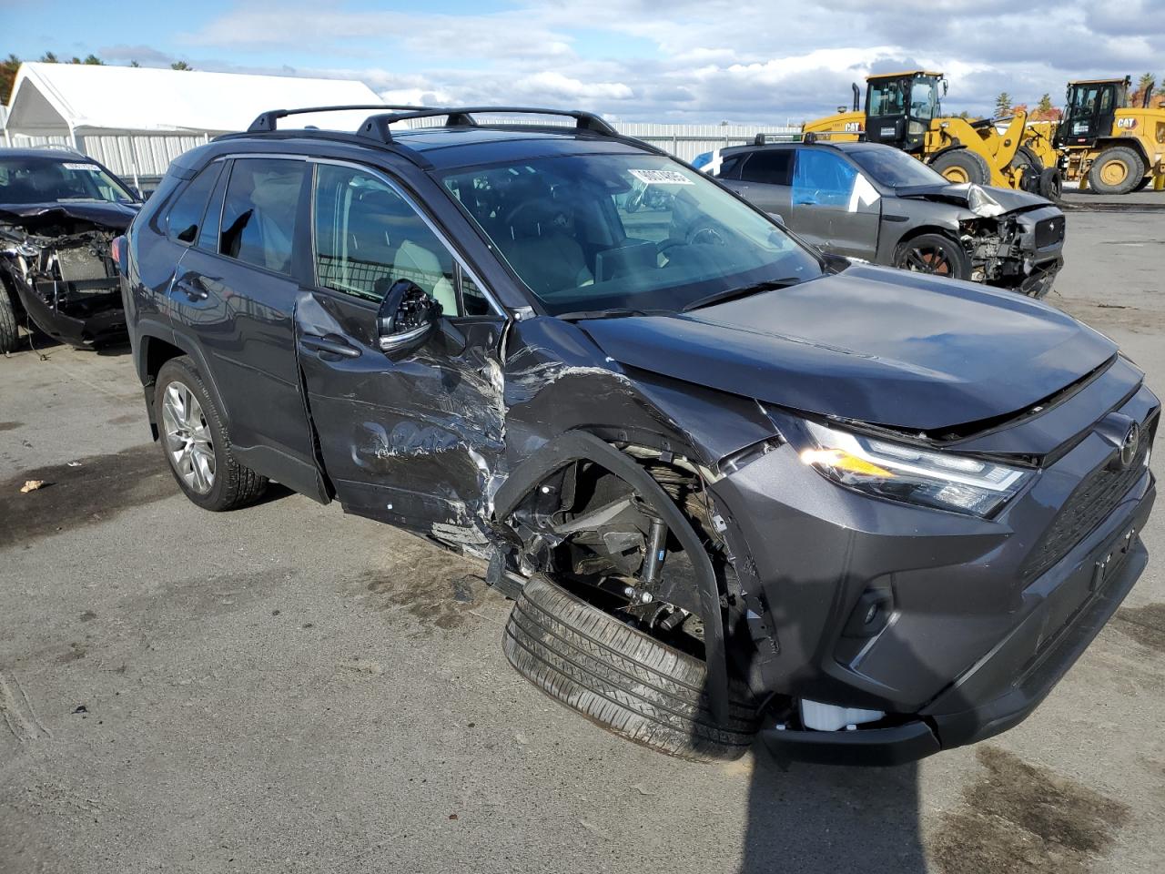 Toyota RAV4 Xle Premium Image 9