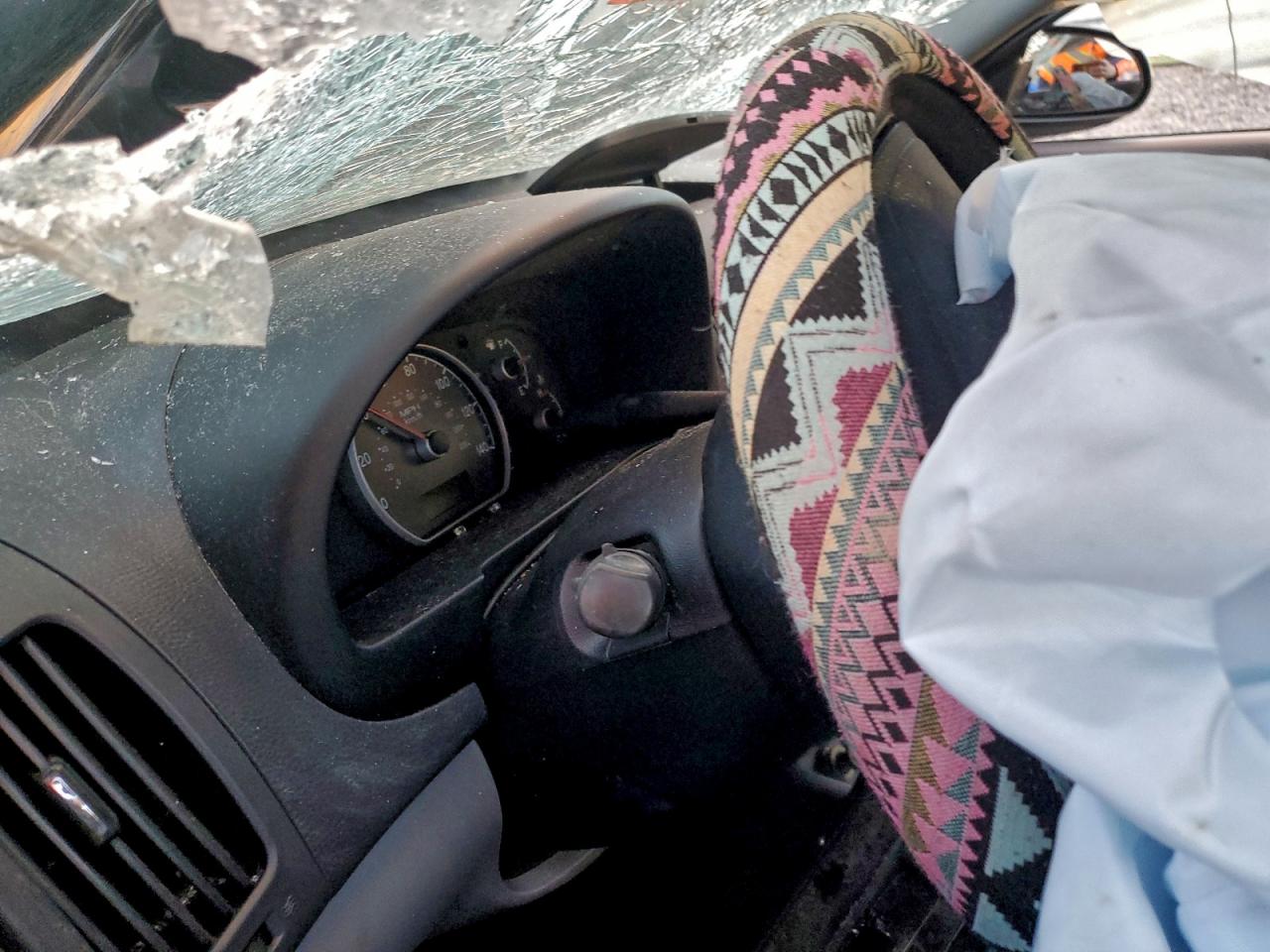 Hyundai ELANTRA Gls Image 8