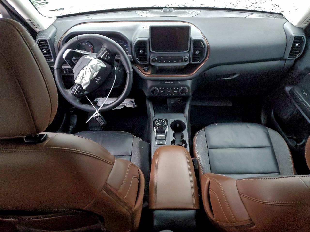 Ford Bronco Outer Banks Image 5