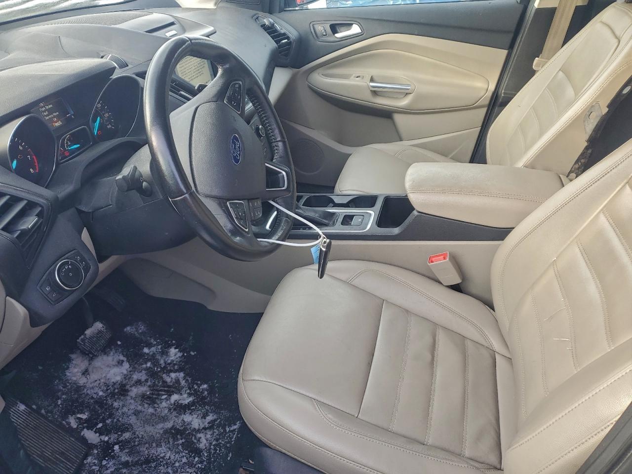 Ford Escape Titanium Image 11