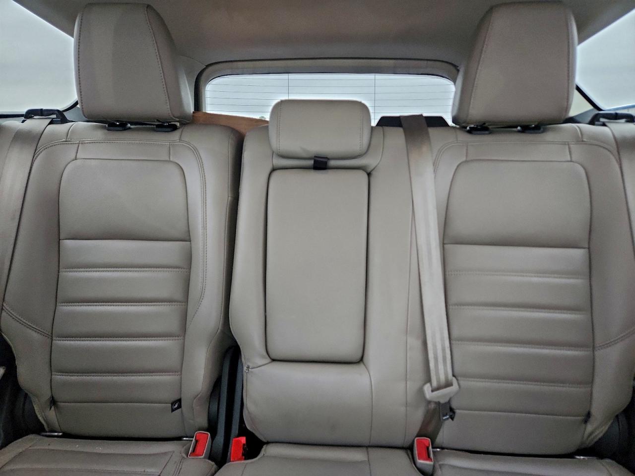 Ford Escape Titanium Image 2