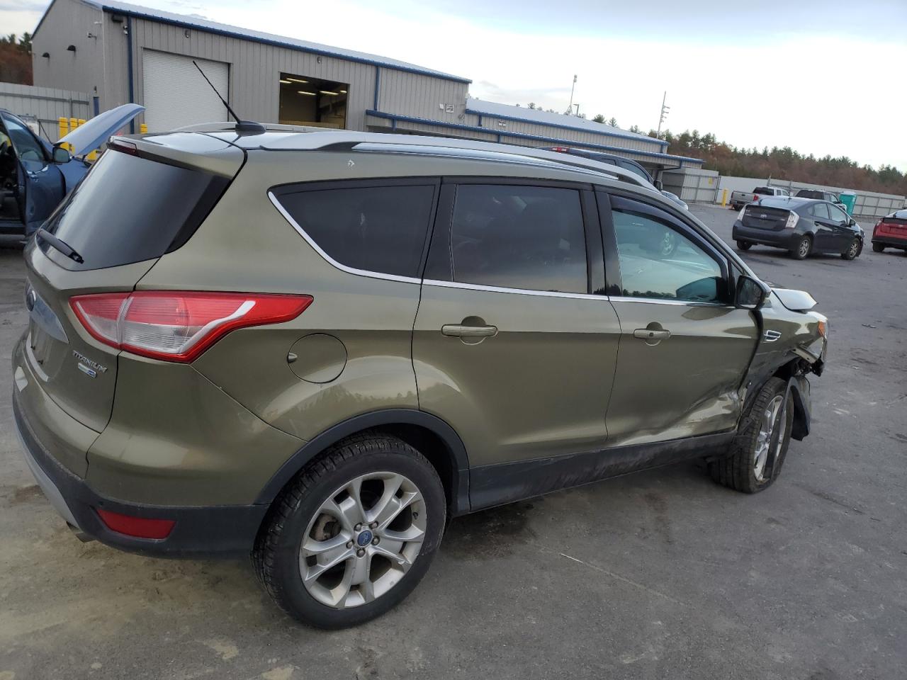 Ford Escape Titanium Image 12