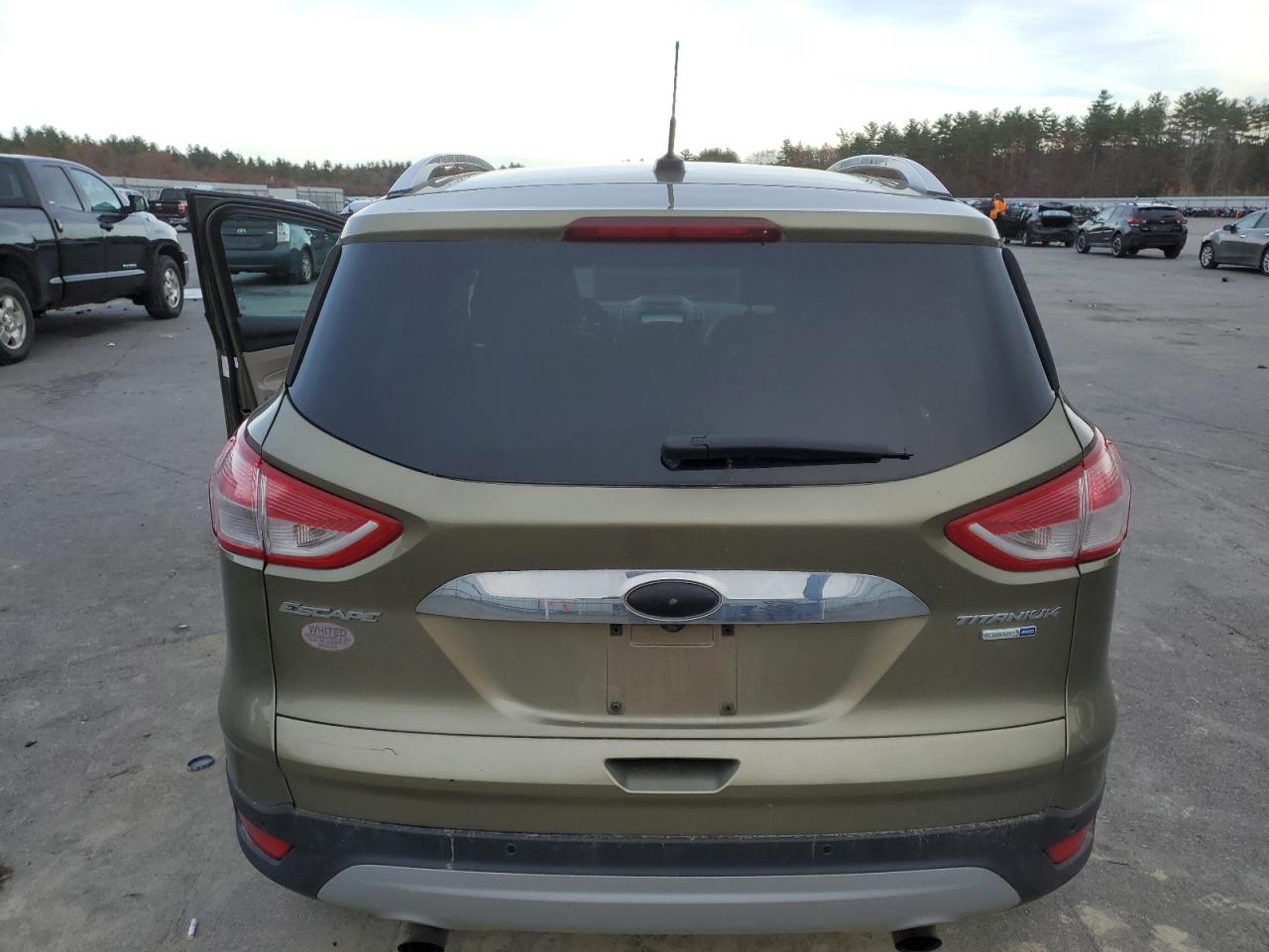 Ford Escape Titanium Image 2