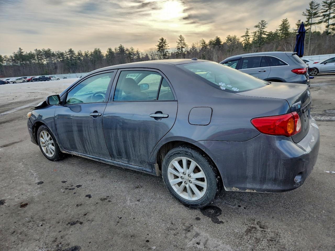 Toyota Corolla Base Image 2