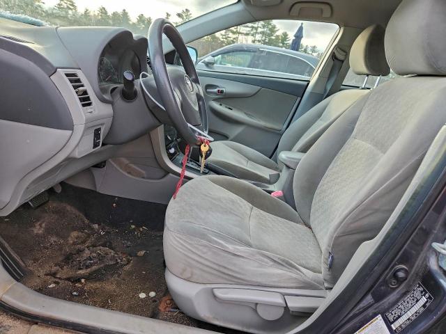 Toyota Corolla Base Image 12