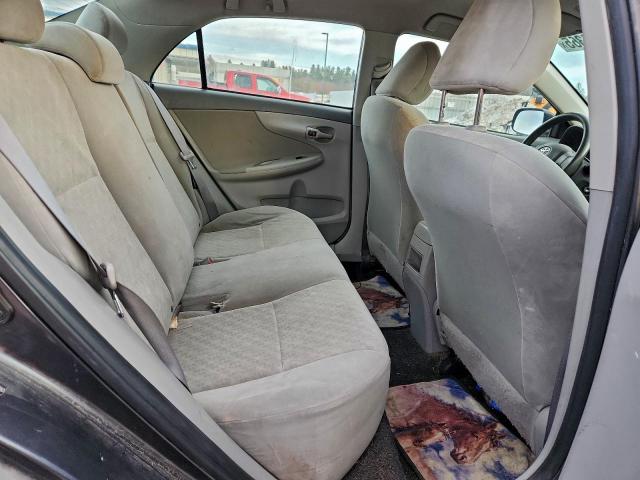 Toyota Corolla Base Image 8