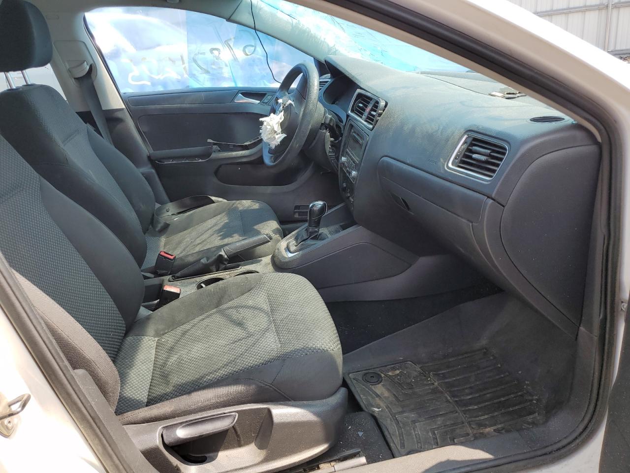 Volkswagen Jetta Base Image 5