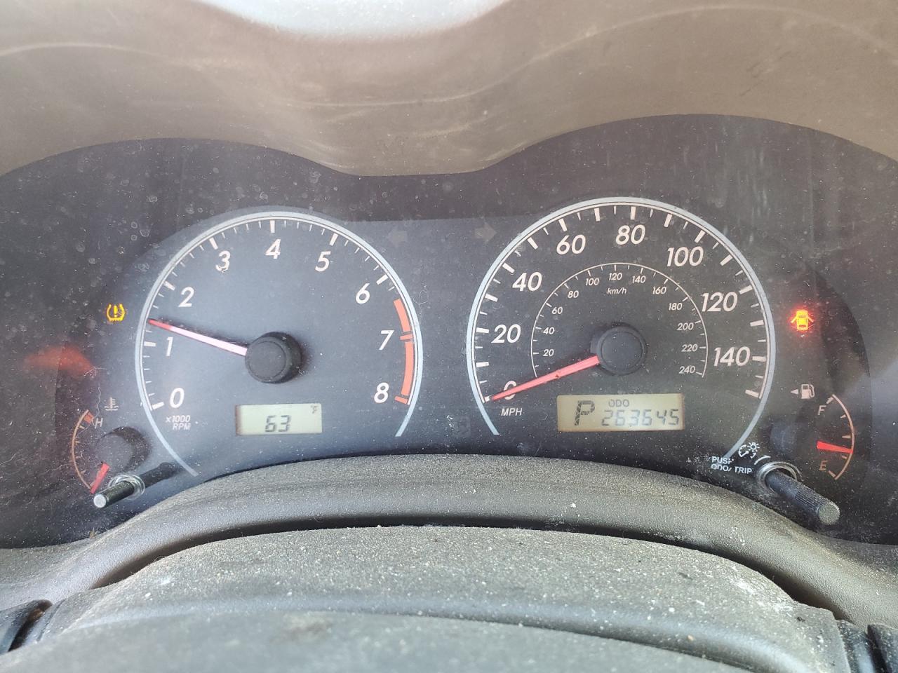 Toyota Corolla Base Image 9