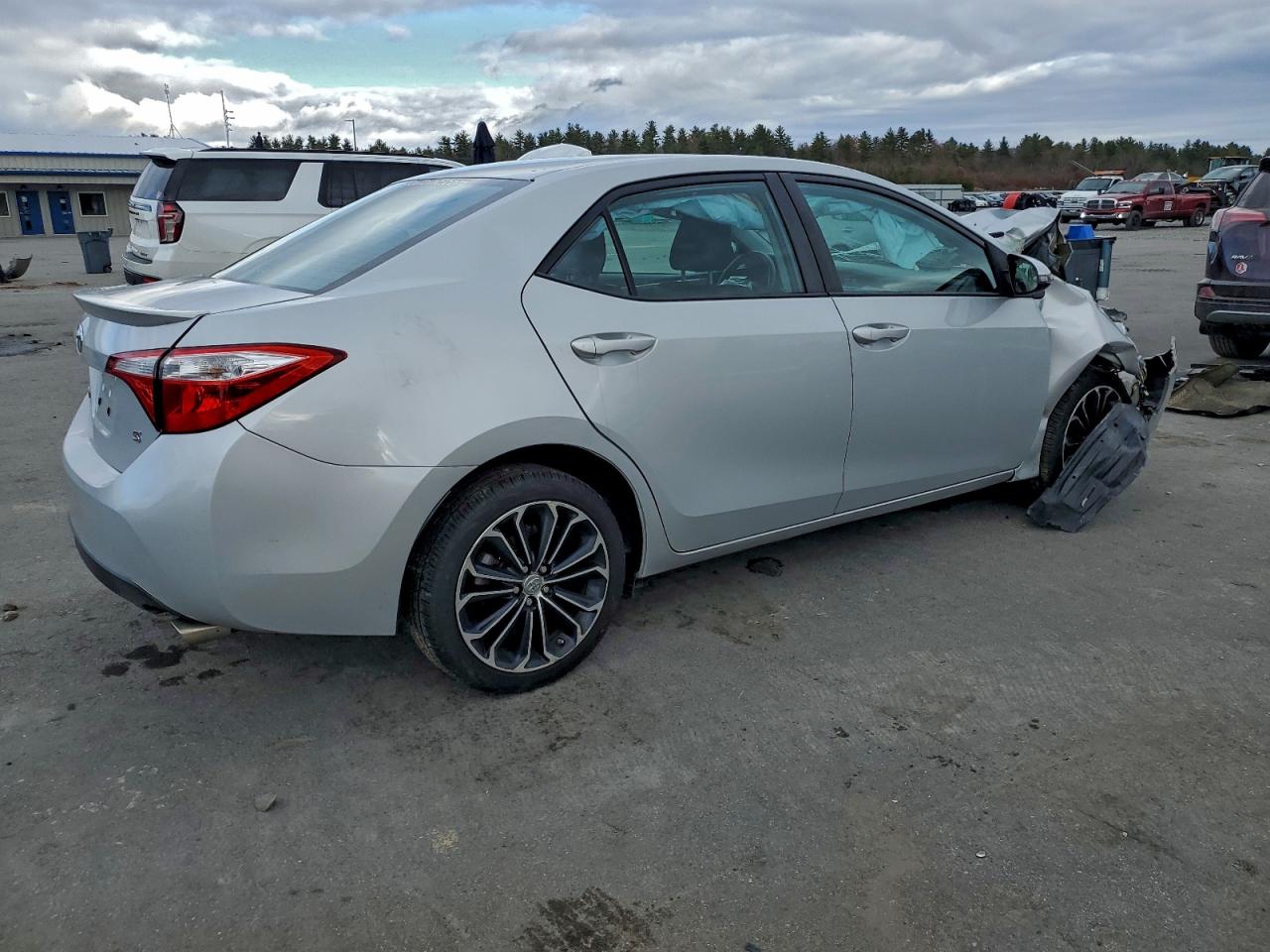 Toyota Corolla L Image 4