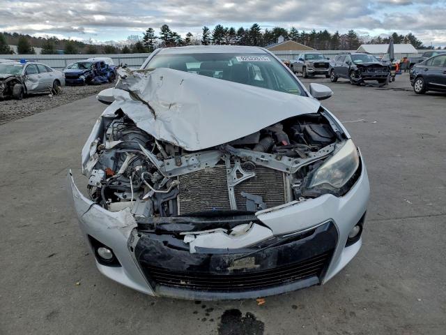 Toyota Corolla L Image 8