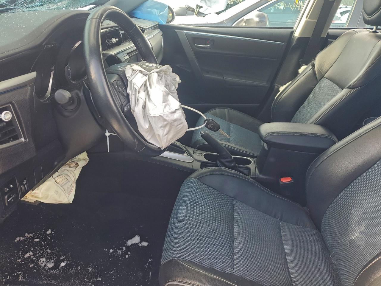 Toyota Corolla L Image 3