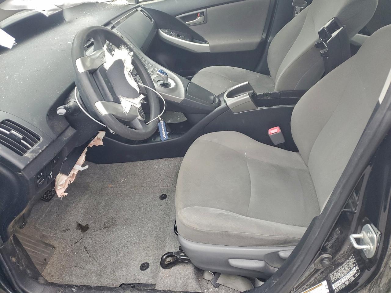 Toyota Prius Image 11