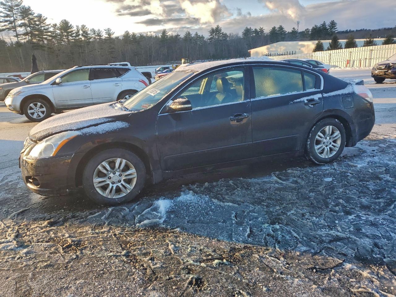 Nissan Altima Base Image 1