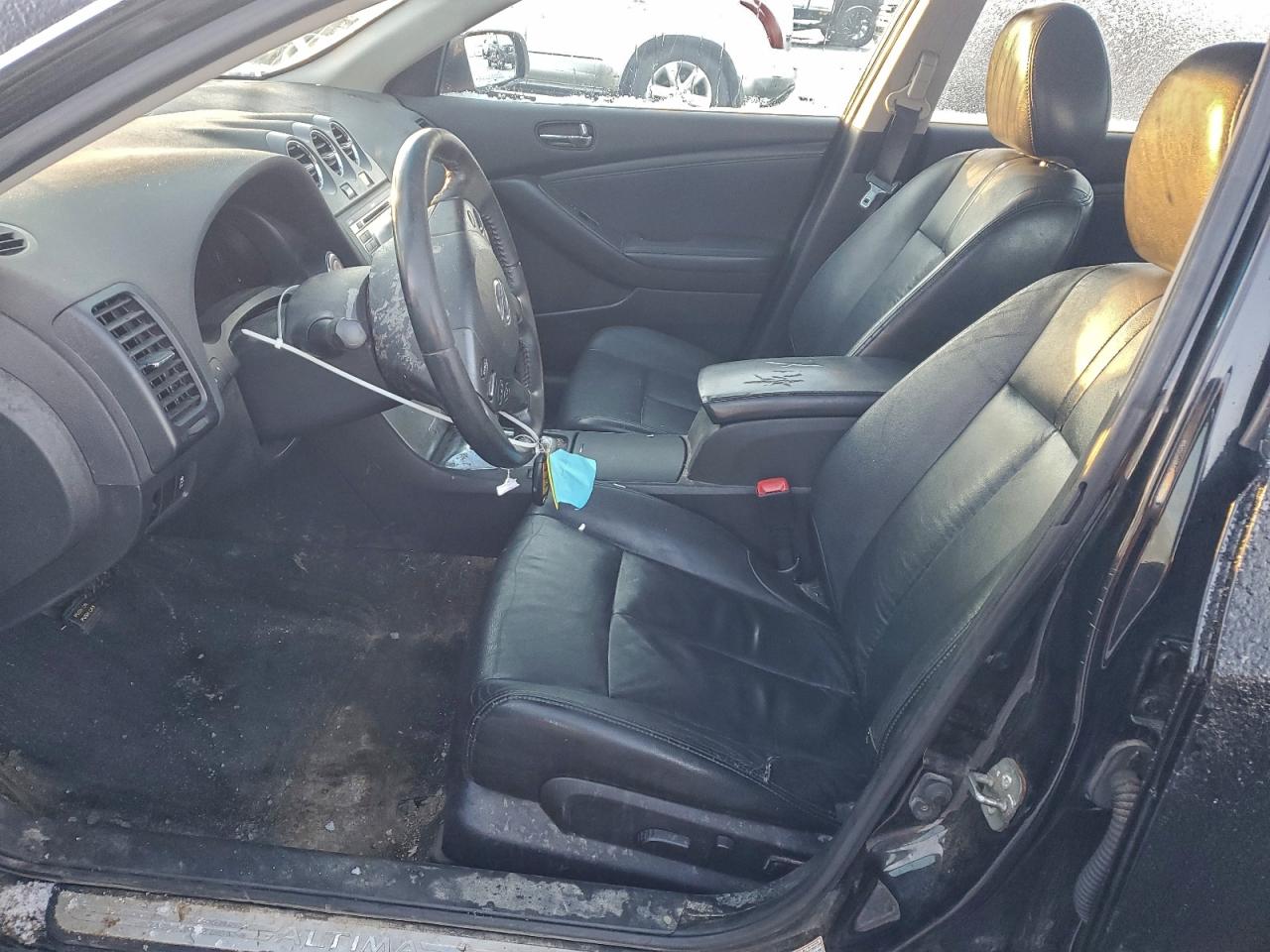 Nissan Altima Base Image 9