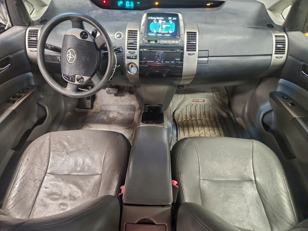 Toyota Prius Image 10