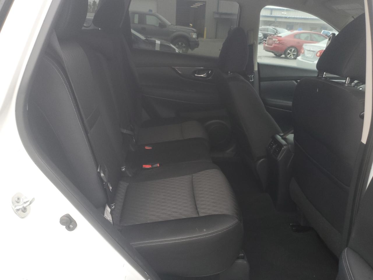 Nissan Rogue S Image 3