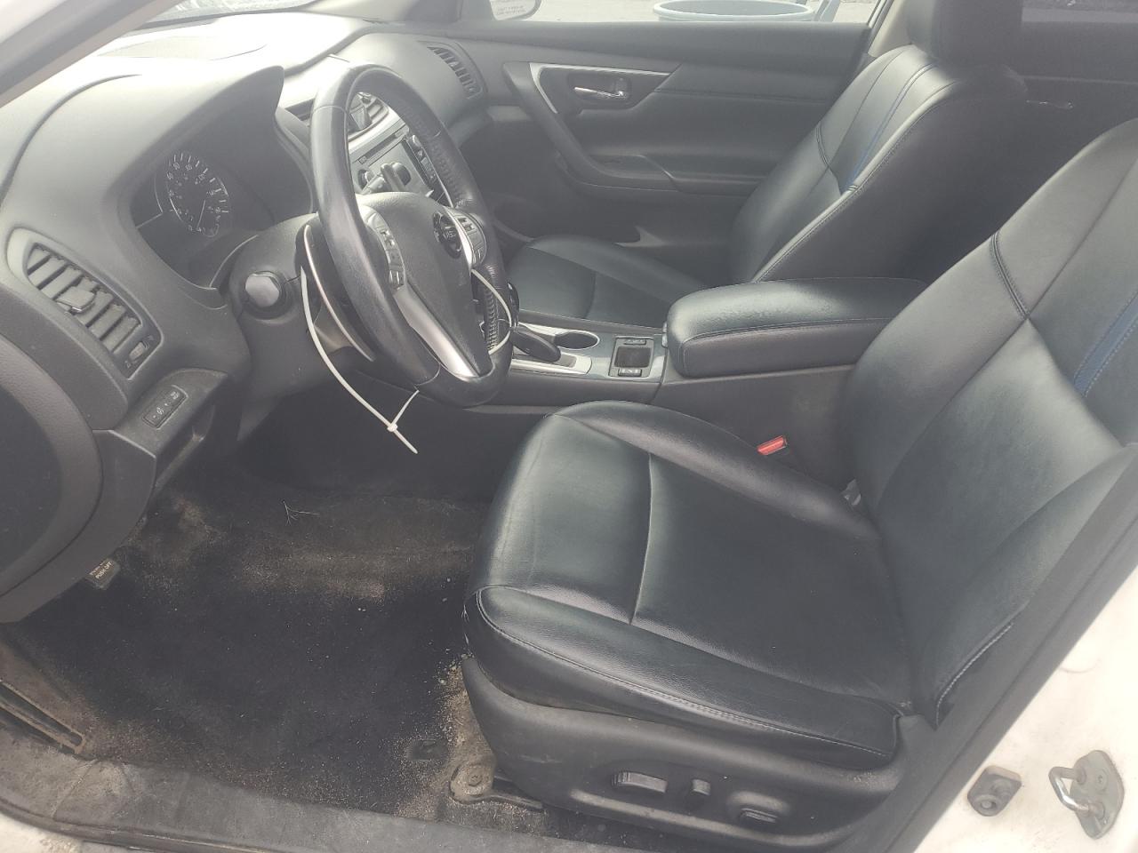 Nissan Altima 2.5 Image 12
