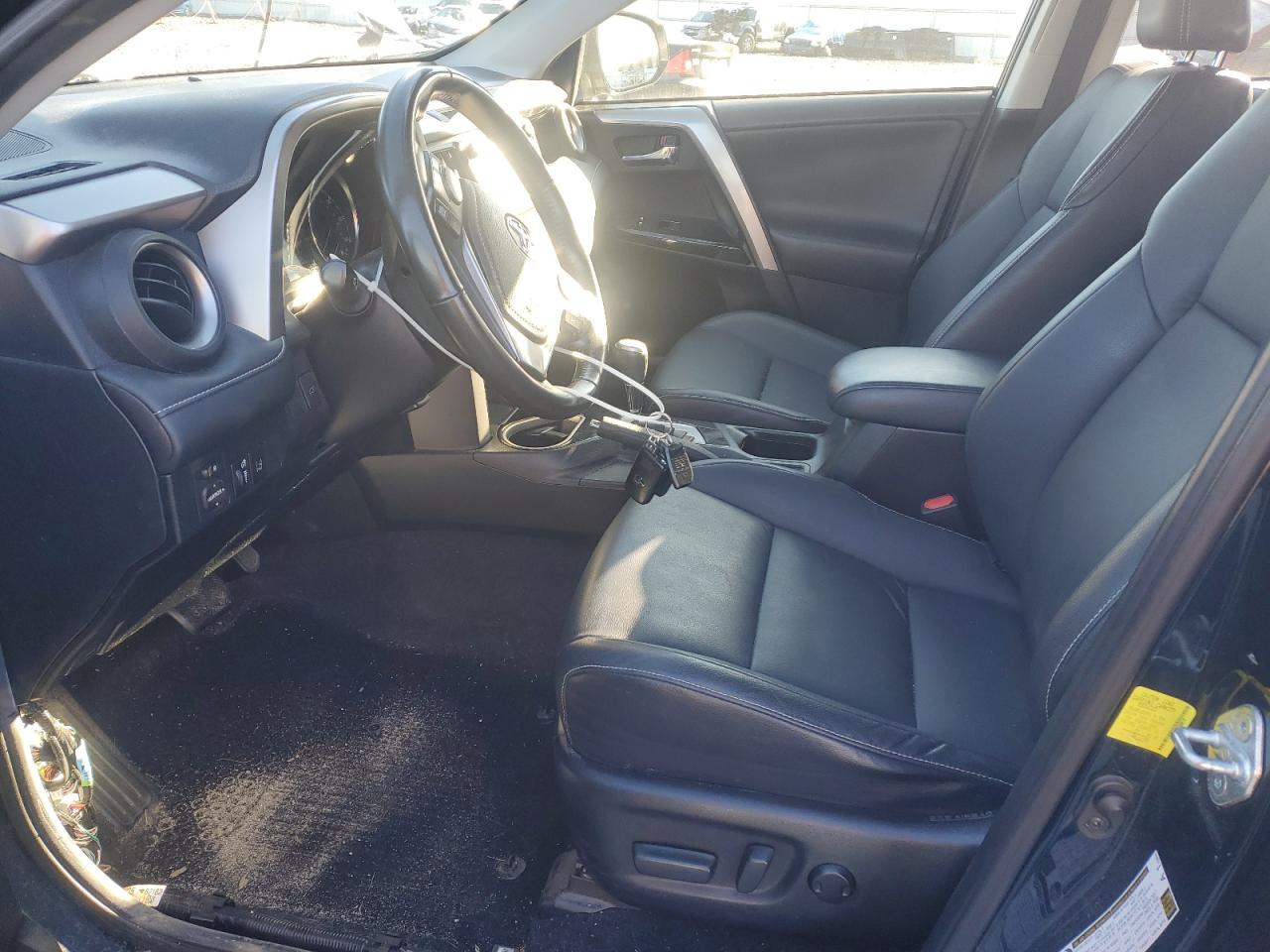 Toyota RAV4 Limited Image 9