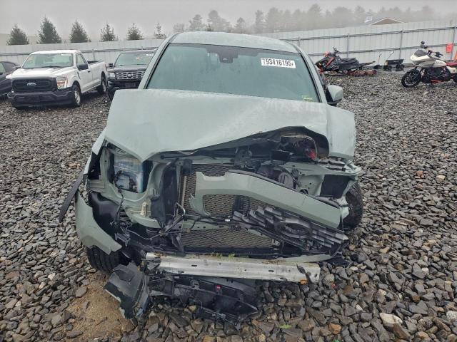 Toyota Tacoma Double Cab Image 11