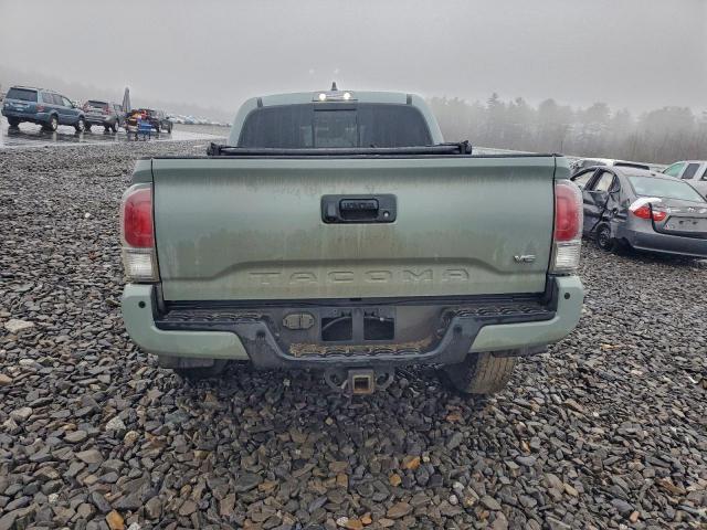 Toyota Tacoma Double Cab Image 12