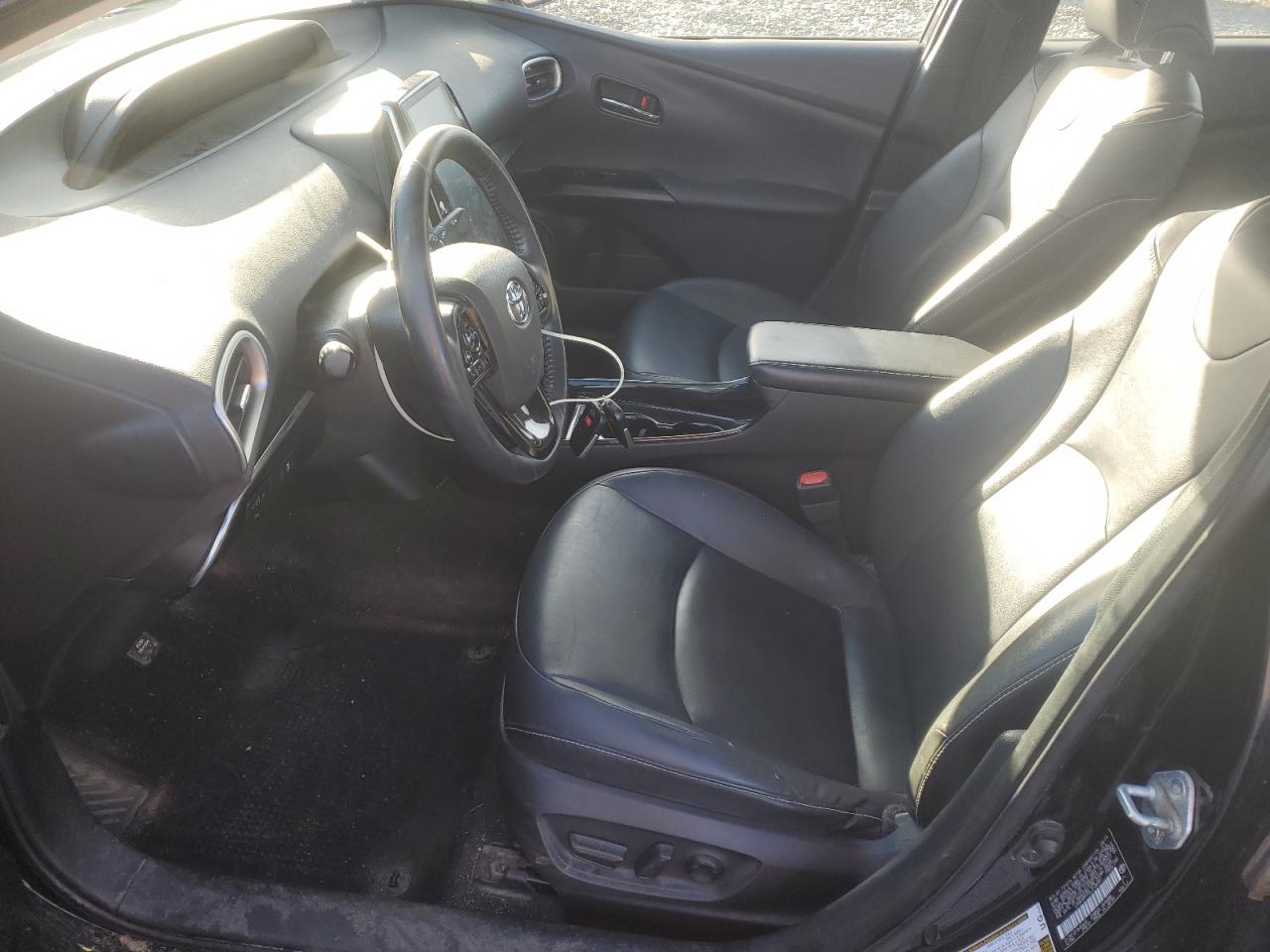 Toyota Prius Le Image 9