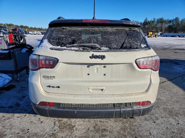 Jeep Compass Latitude Image 4