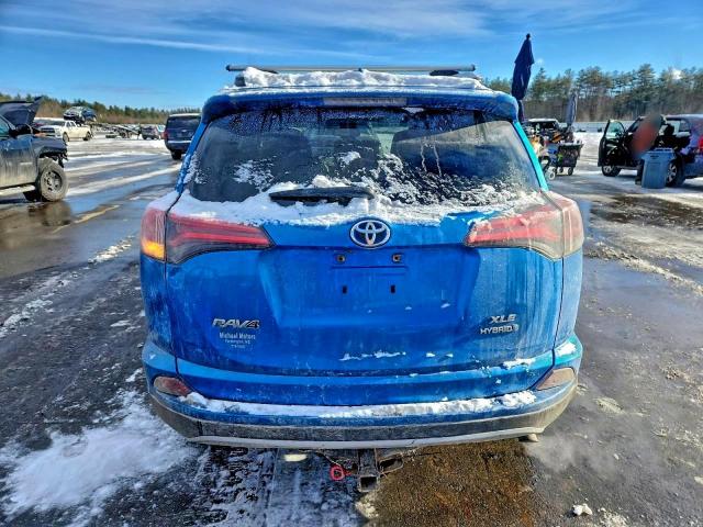 Toyota RAV4 Le Image 14