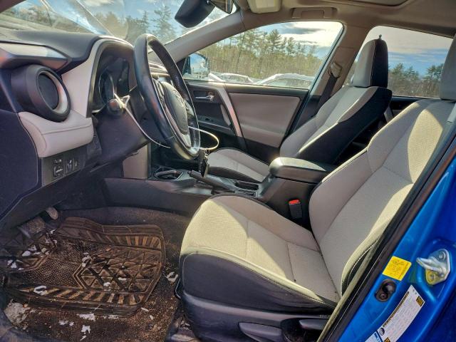 Toyota RAV4 Le Image 12