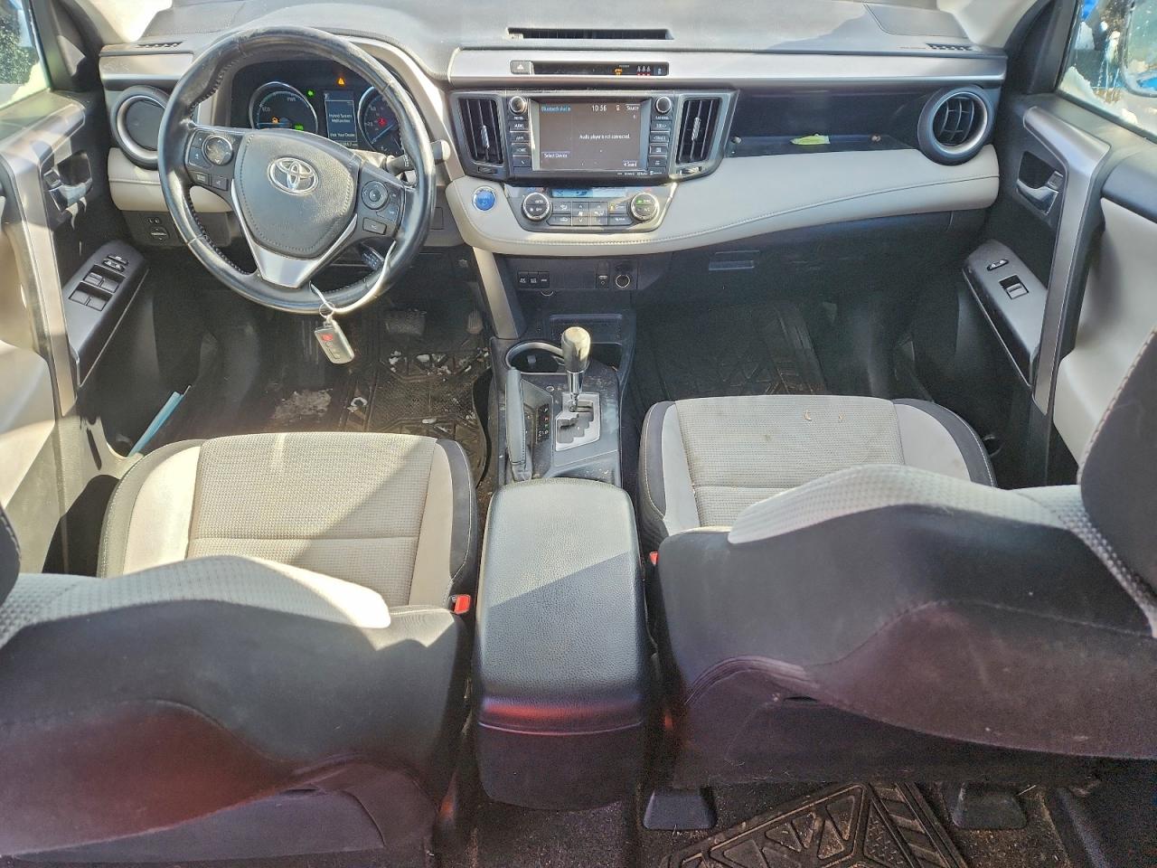 Toyota RAV4 Le Image 2