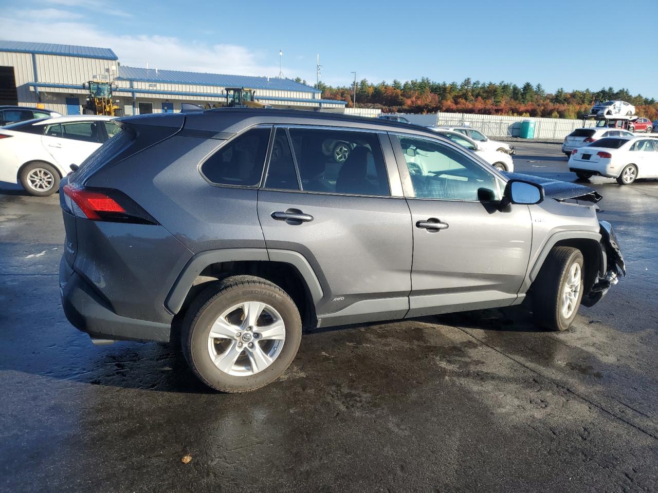 Toyota RAV4 Le Image 13