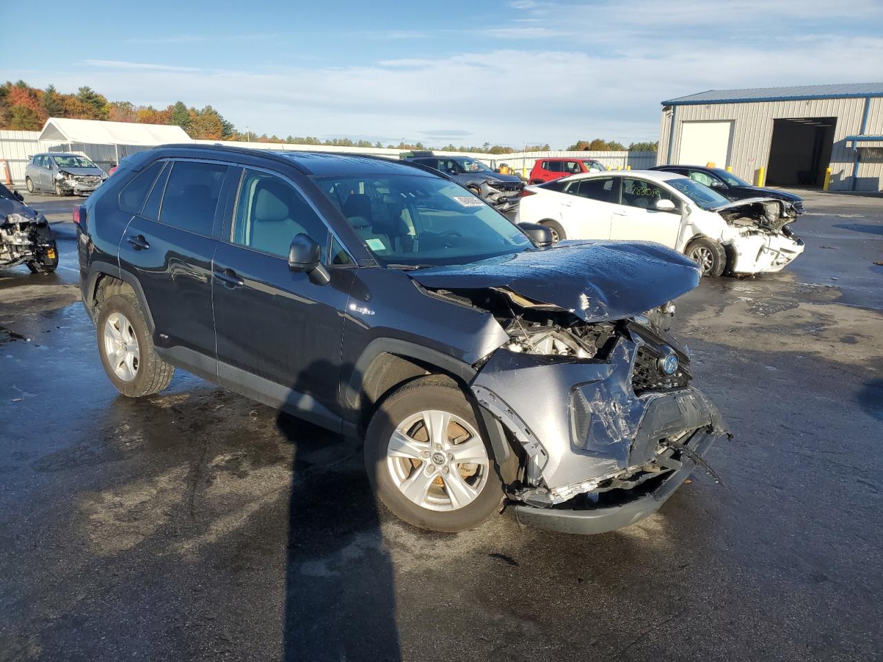 Toyota RAV4 Le Image 7