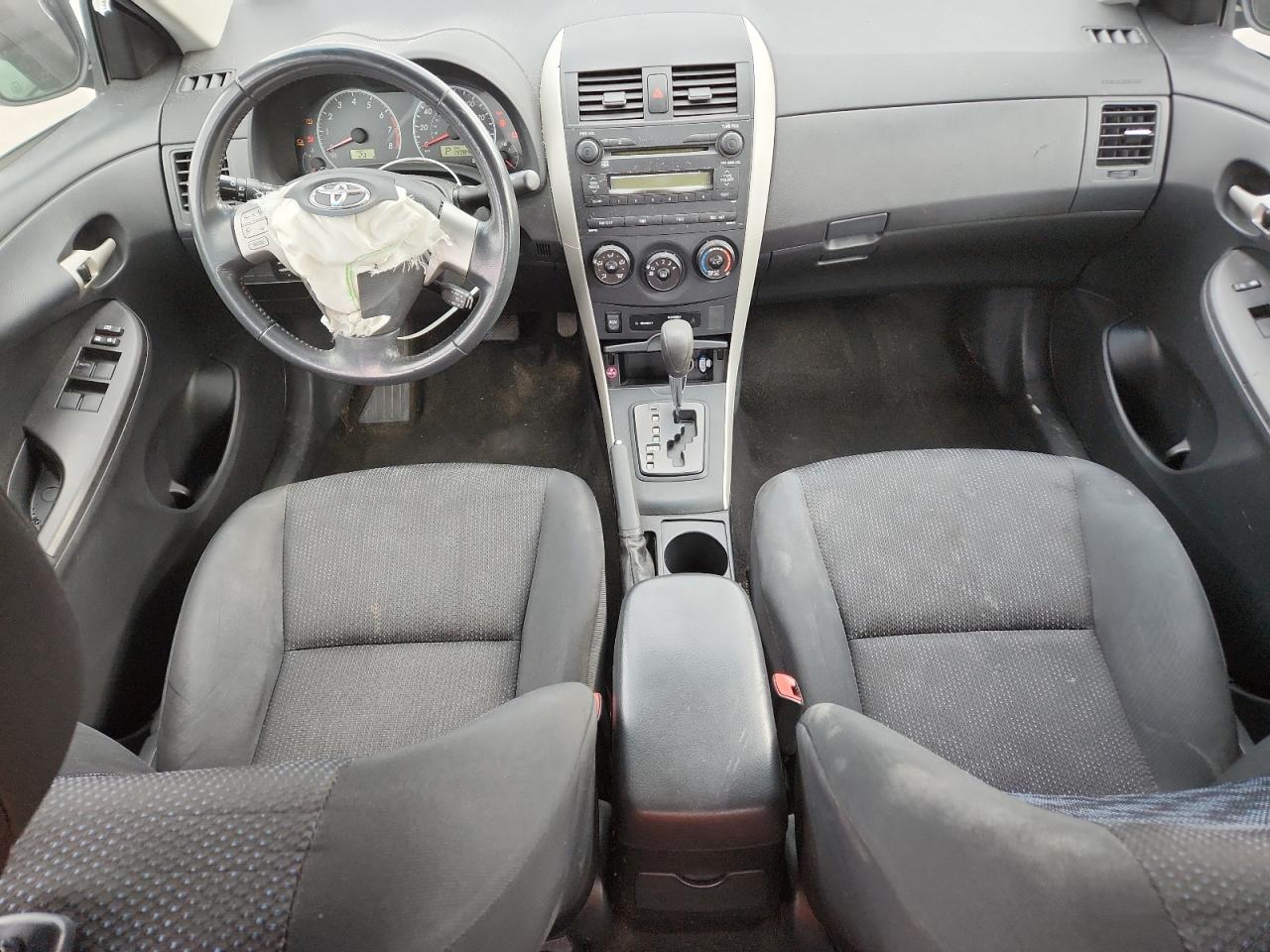 Toyota Corolla Base Image 6