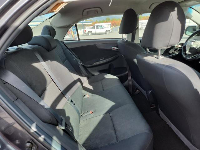 Toyota Corolla Base Image 8