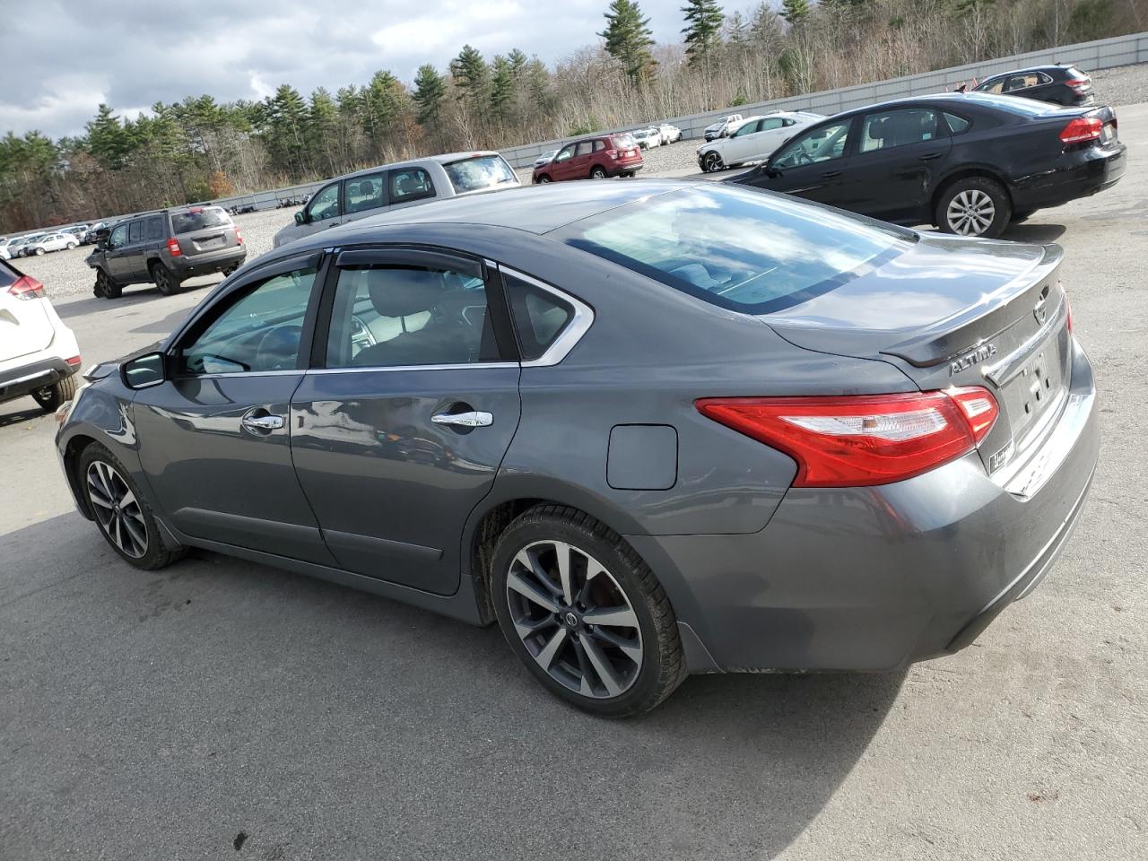 Nissan Altima 2.5 Image 8