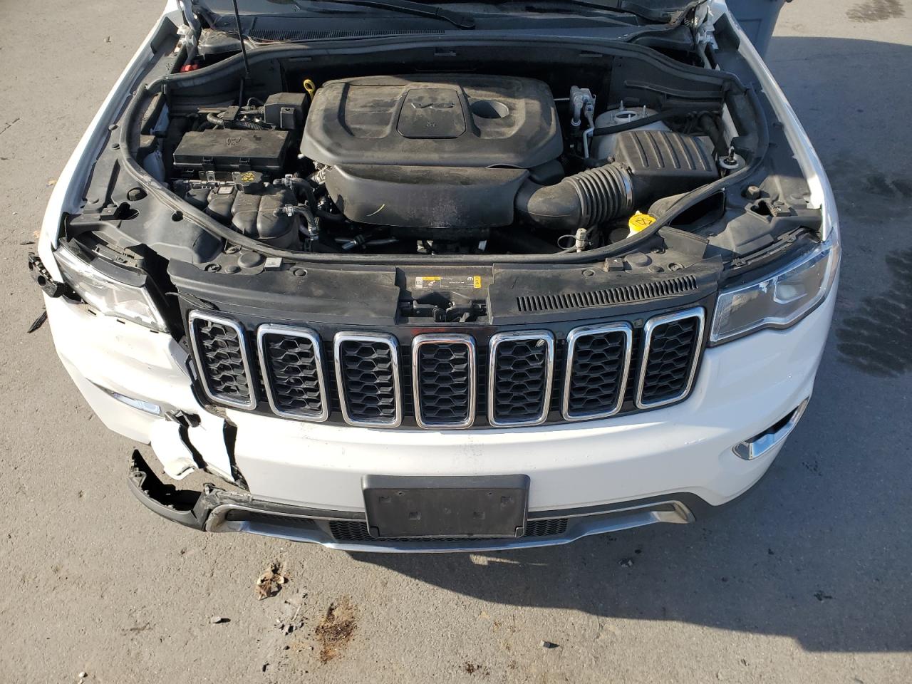 Jeep Grand Cherokee Limited Image 11