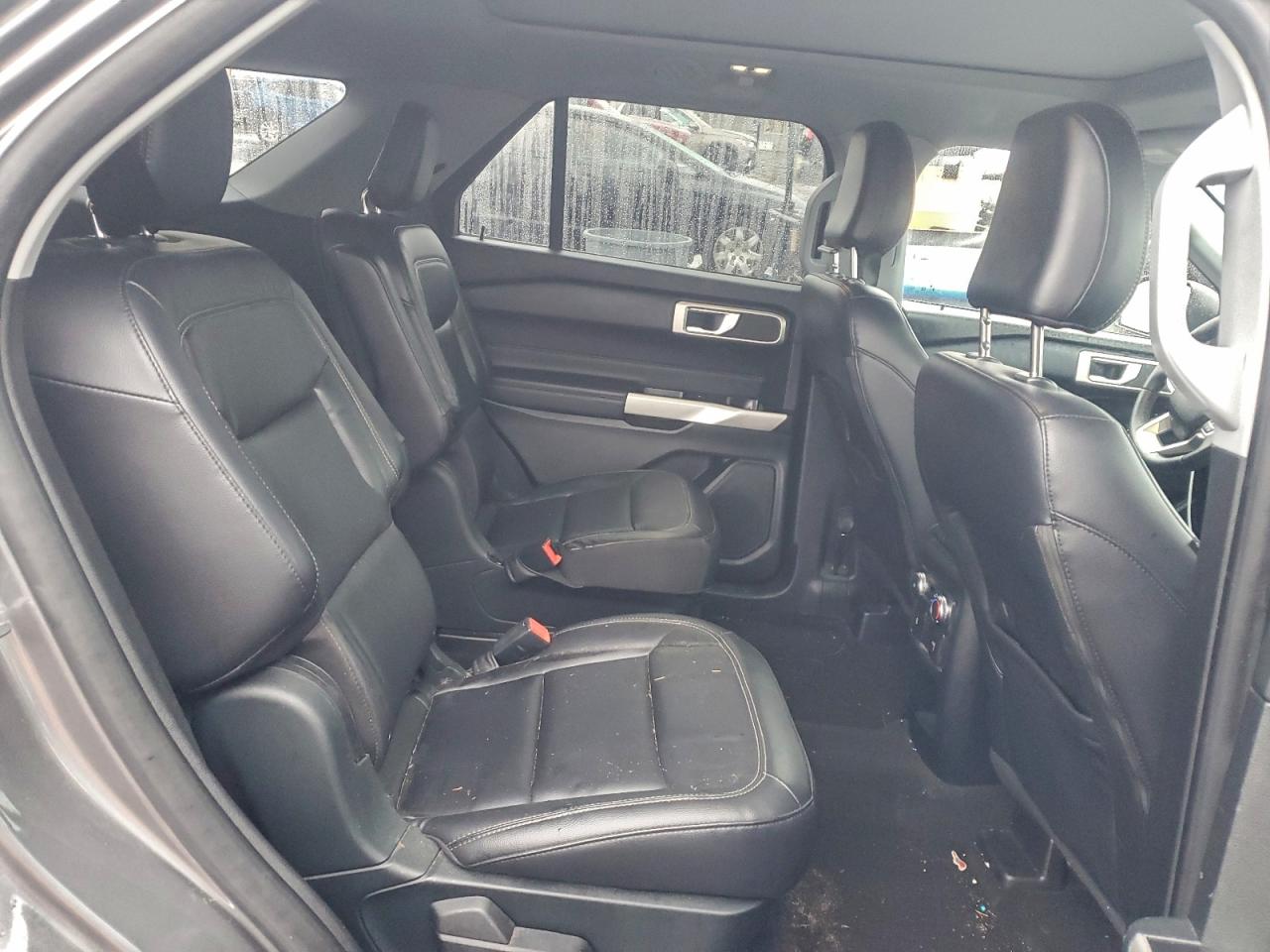 Ford Explorer Xlt Image 9