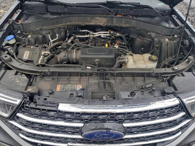 Ford Explorer Xlt Image 8