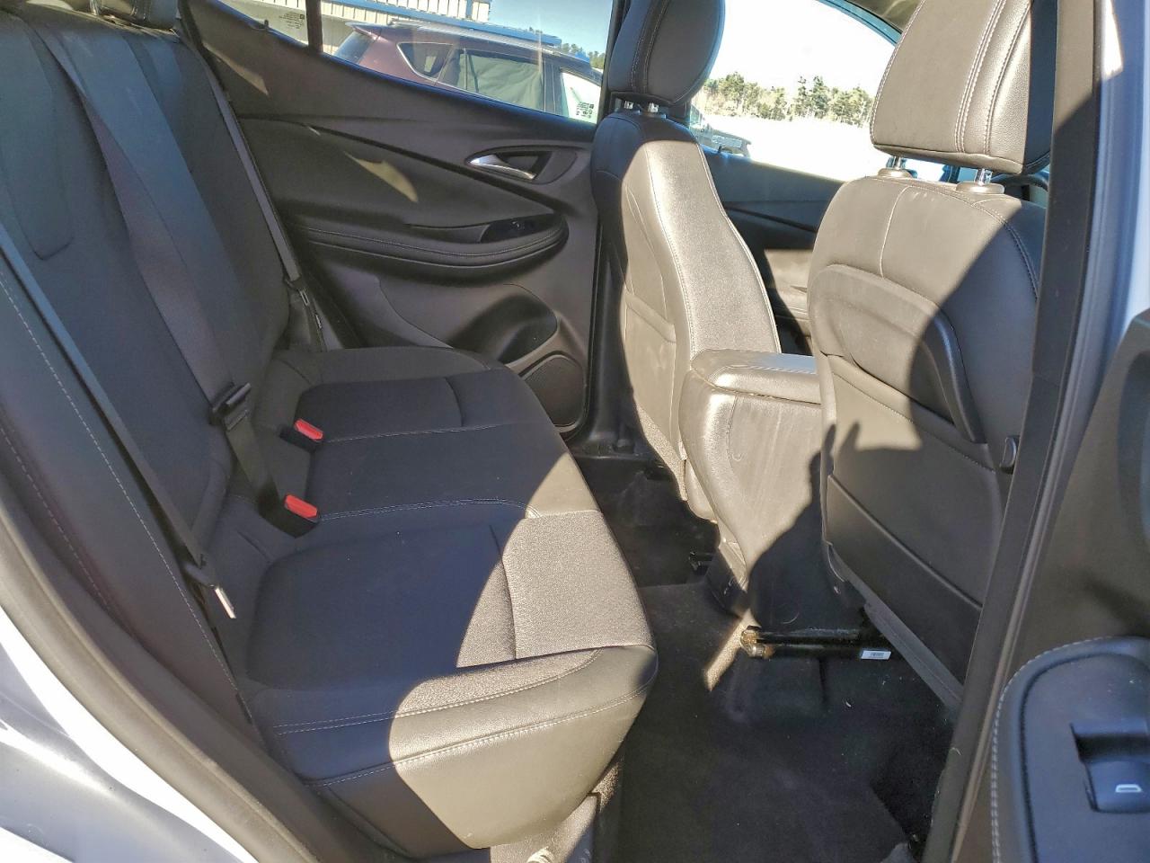 Buick Encore Preferred Image 3