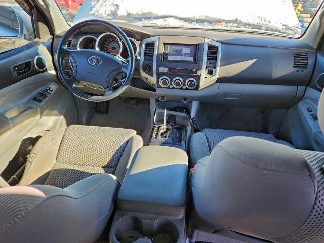 Toyota Tacoma Double Cab Image 11