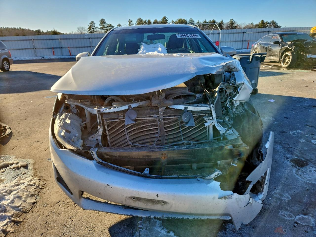 Toyota Camry L Image 10