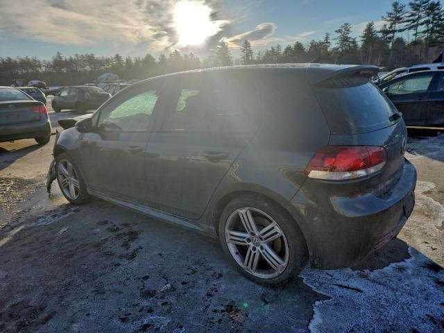 Volkswagen Golf R Image 2