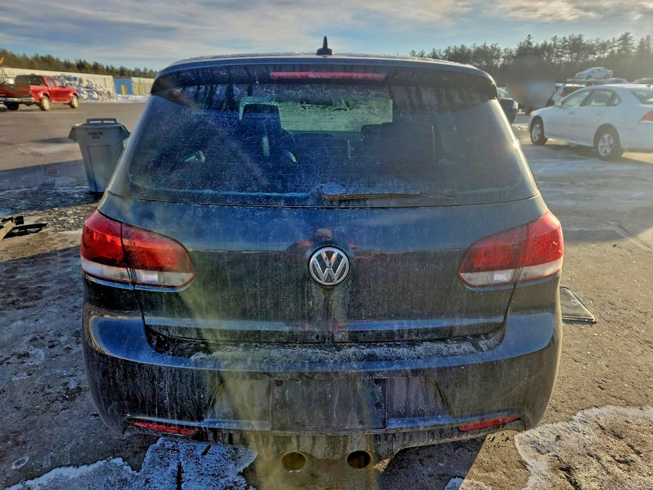 Volkswagen Golf R Image 12