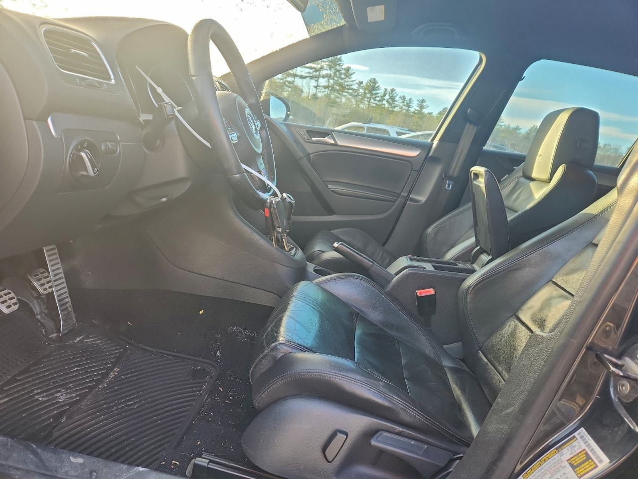 Volkswagen Golf R Image 4