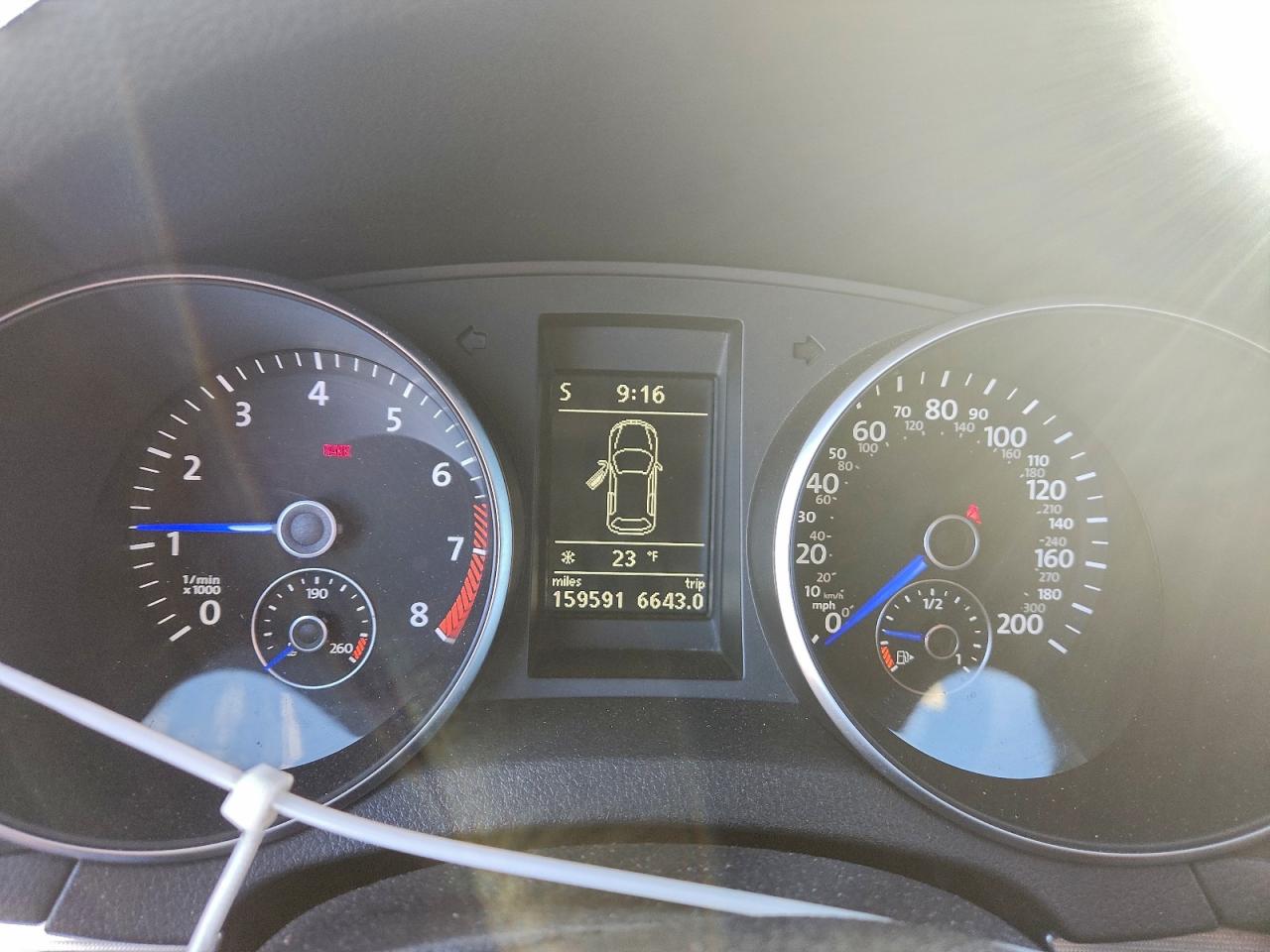 Volkswagen Golf R Image 11